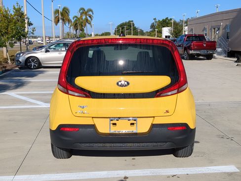 Certified 2020 Kia Soul S image 5