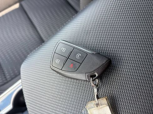 Used 2025 Chevrolet Equinox LT FWD image 25