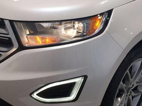 Used 2018 Ford Edge Titanium w/ Equipment Group 301A AWD/4WD image 14