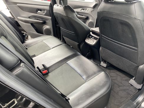 Used 2023 Nissan Ariya FWD image 18