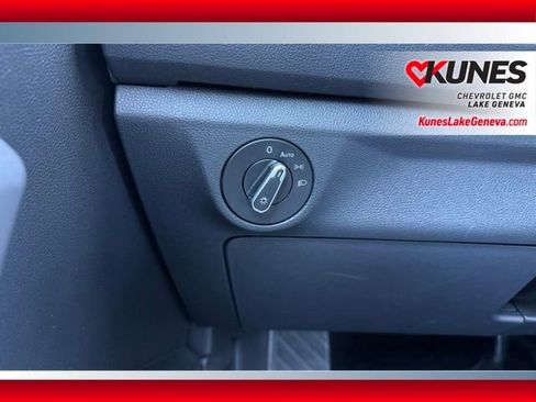 Used 2024 Volkswagen Jetta SE image 35