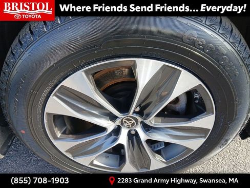 Used 2020 Toyota Highlander XLE image 10