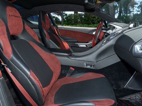 Used 2014 Aston Martin Vanquish Coupe image 21