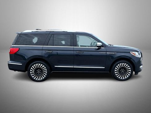Used 2021 Lincoln Navigator Black Label w/ Cargo Convenience Package AWD/4WD image 4