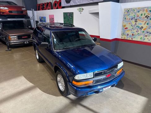 Used 2002 Chevrolet Blazer LS w/ Preferred Equipment Group image 34