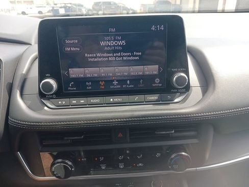 Used 2024 Nissan Rogue S AWD/4WD image 24