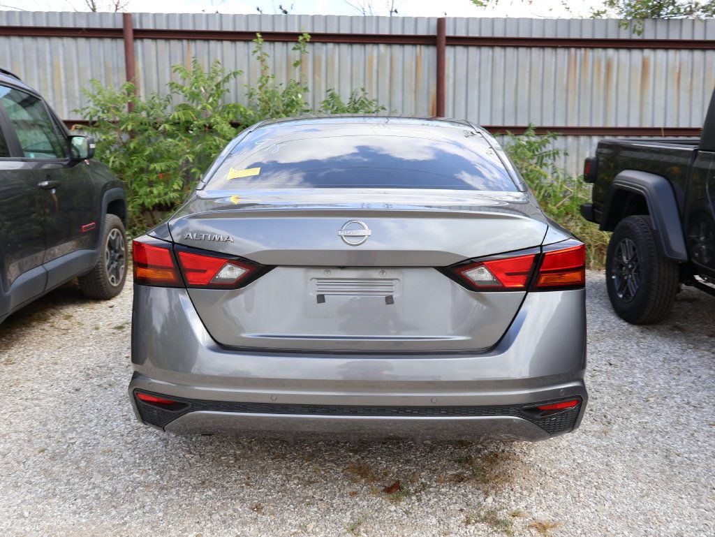 Used 2023 Nissan Altima 2.5 S FWD image 9
