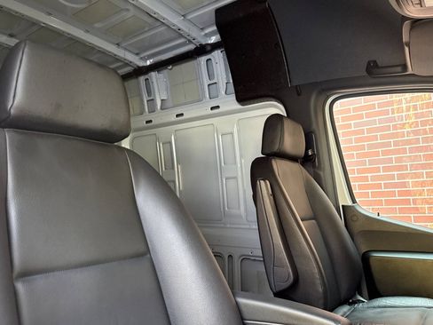 Used 2025 Mercedes-Benz Sprinter 2500 image 22