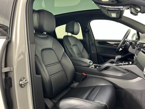 Certified 2023 Porsche Cayenne Coupe AWD/4WD image 23