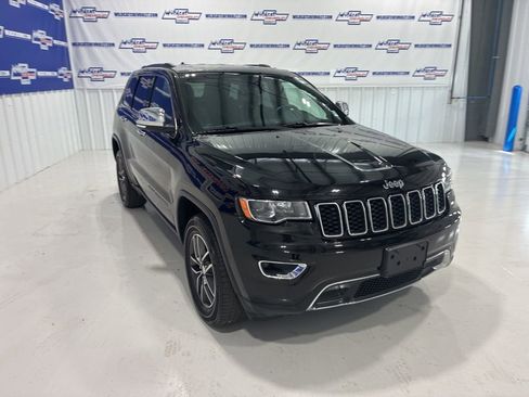 Used 2017 Jeep Grand Cherokee Limited image 10