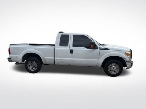 Used 2016 Ford F250 XL w/ Power Equipment Group image 4