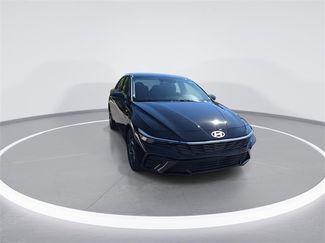 New 2025 Hyundai Elantra SEL video 2