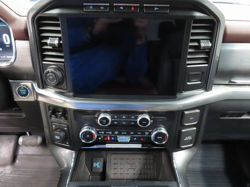 Used 2023 Ford F150 Lariat w/ Equipment Group 502A High image 13