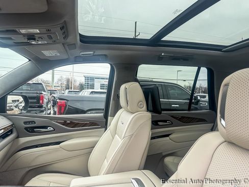 Used 2023 Cadillac Escalade Sport Platinum image 11