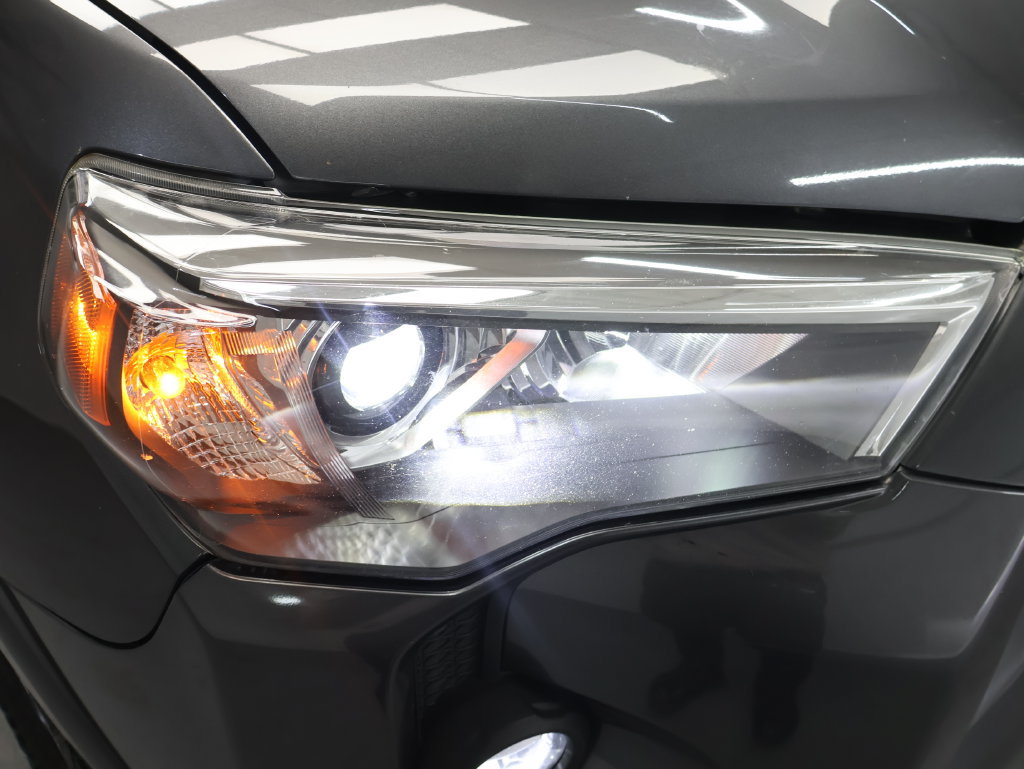 Used 2021 Toyota 4Runner SR5 Premium w/ Moonroof Package RWD image 27