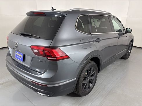 Used 2024 Volkswagen Tiguan SE AWD/4WD image 8
