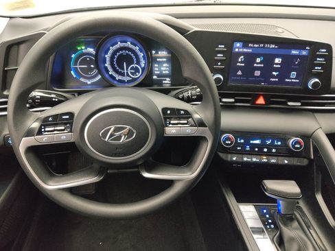 Used 2023 Hyundai Elantra Blue FWD image 22