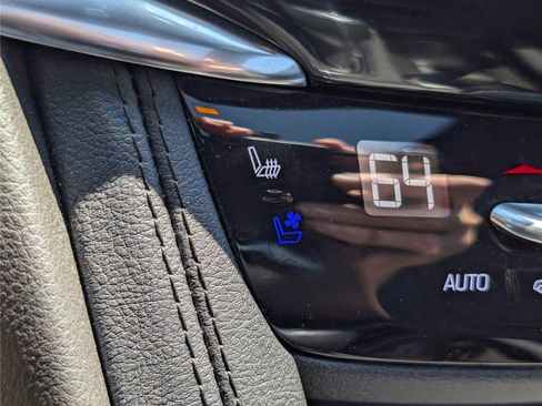 Used 2023 Cadillac XT6 Sport w/ Technology Package AWD/4WD image 30