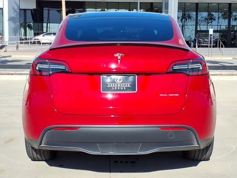Used 2023 Tesla Model Y Long Range image 4