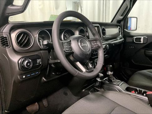 Used 2023 Jeep Wrangler Unlimited w/ Cold Weather Group image 8