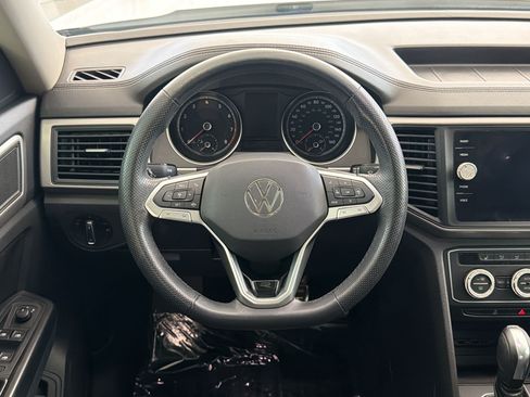 Used 2021 Volkswagen Atlas SE w/ Panoramic Sunroof Package FWD image 11