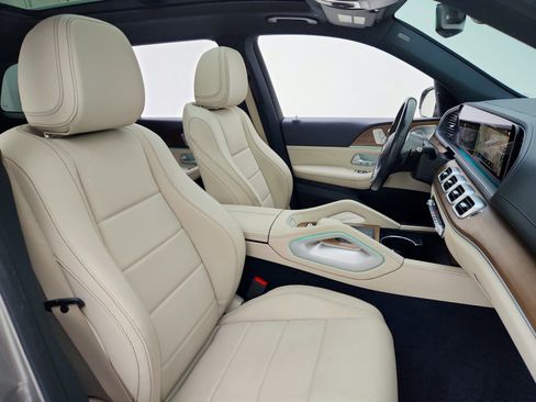 Used 2023 Mercedes-Benz GLS 450 4MATIC image 31