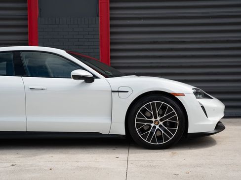 Used 2021 Porsche Taycan 4S AWD/4WD image 11