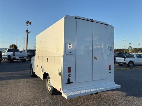 New 2025 Chevrolet Express 3500 w/ Power Convenience Package image 5