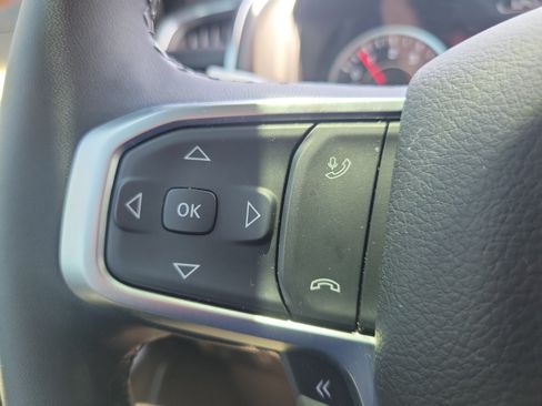 Used 2025 RAM 1500 Big Horn AWD/4WD image 17