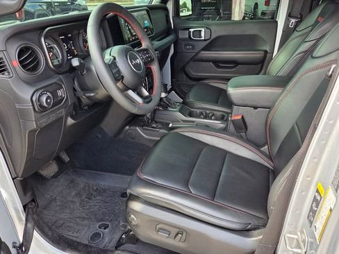 Used 2024 Jeep Wrangler Unlimited Rubicon image 8
