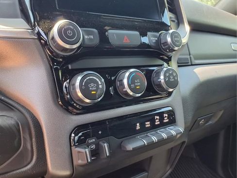 New 2026 RAM 2500 Big Horn AWD/4WD image 17