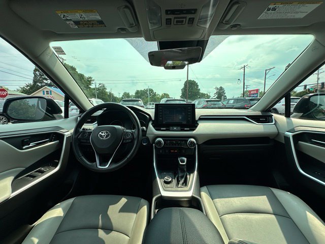 Used 2021 Toyota RAV4 XLE Premium AWD/4WD image 20