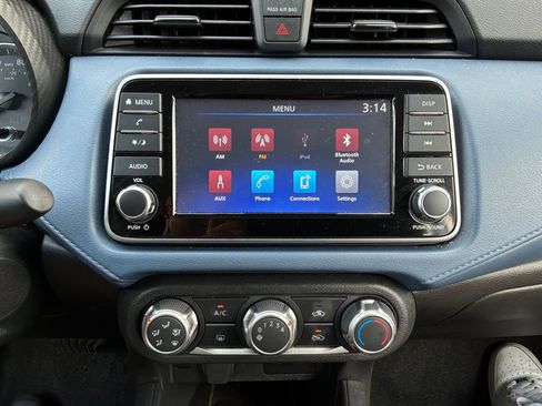 Used 2025 Nissan Versa SV FWD image 24