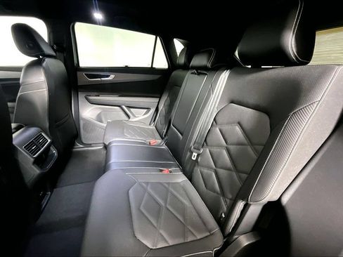 Used 2024 Volkswagen Atlas Cross Sport SE FWD image 21