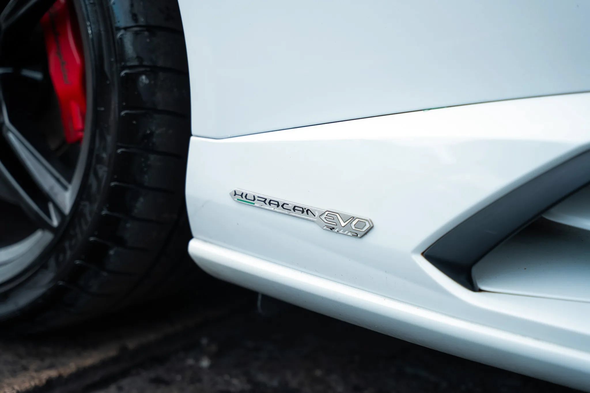 Used 2021 Lamborghini Huracan EVO RWD image 24