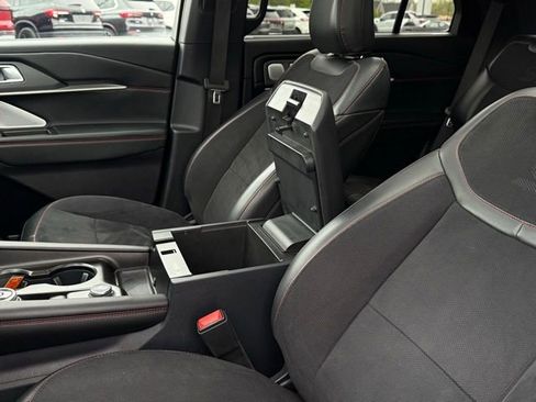Used 2025 Ford Explorer ST AWD/4WD image 36