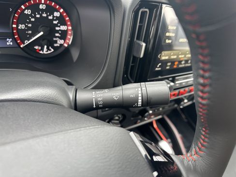 Used 2025 Nissan Frontier PRO-4X image 18