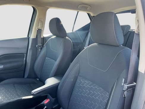 Used 2021 Nissan Kicks S image 20