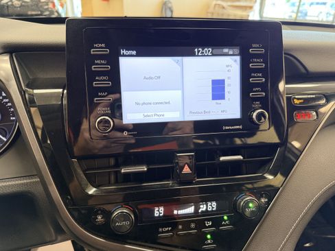 Used 2023 Toyota Camry SE FWD image 36