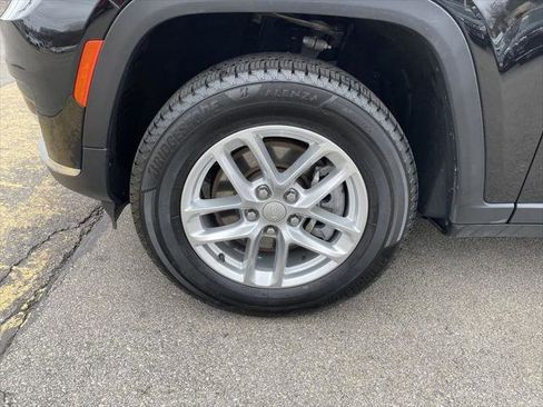 Certified 2023 Jeep Grand Cherokee L Laredo image 9