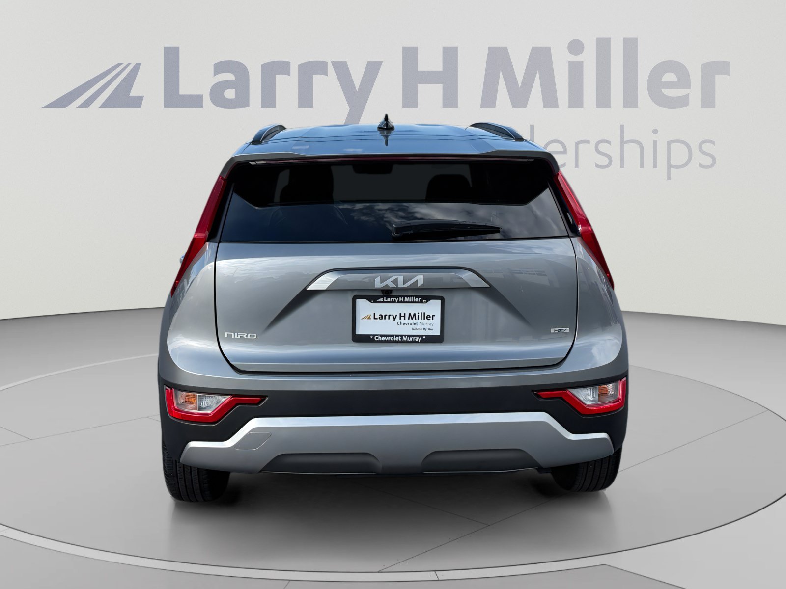 Used 2025 Kia Niro LX FWD image 4