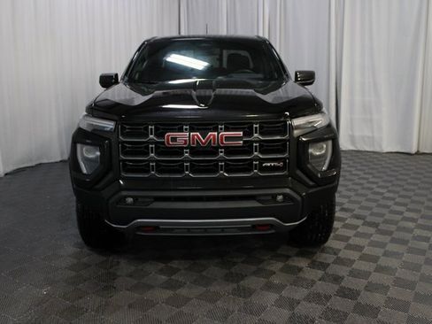 Used 2025 GMC Canyon AT4 image 2