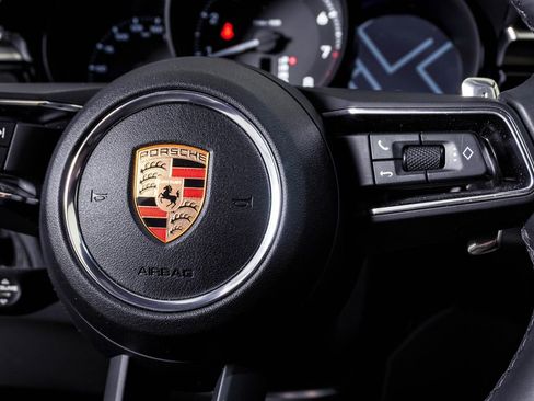 Certified 2025 Porsche Macan image 19