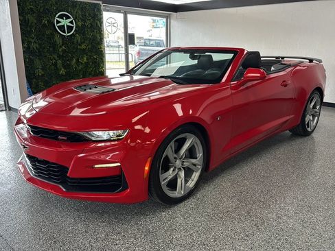 Used 2019 Chevrolet Camaro SS RWD image 41