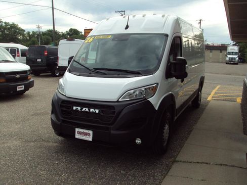 Used 2026 RAM ProMaster 2500 w/ Convenience Group FWD image 4