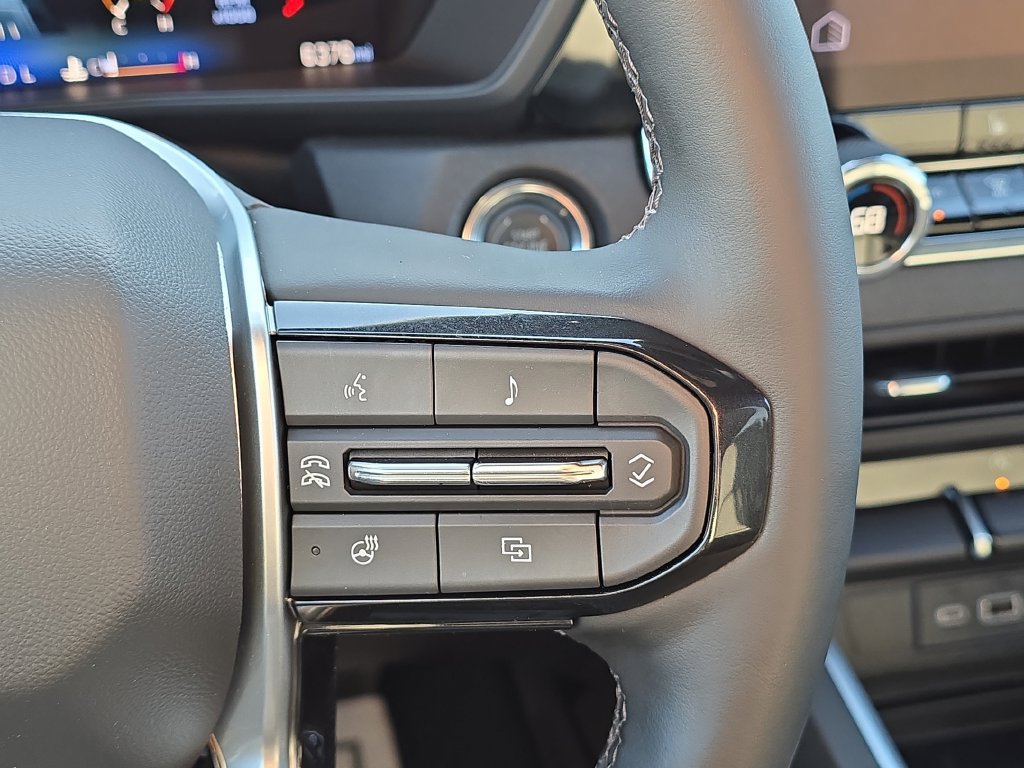 Used 2025 Chevrolet Colorado Trail Boss AWD/4WD image 14