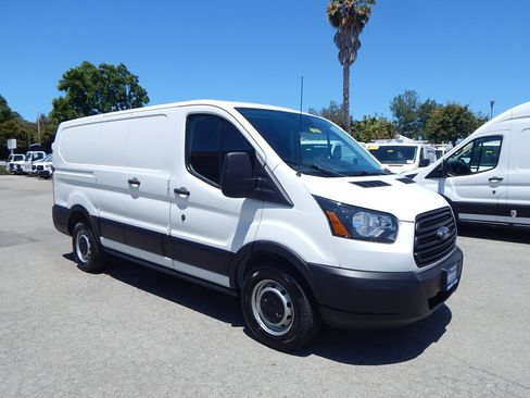 Used 2018 Ford Transit 150 130 Low Roof RWD image 9