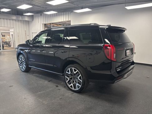 New 2026 Ford Expedition Platinum image 8