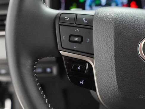 Used 2025 Toyota Camry SE FWD image 18