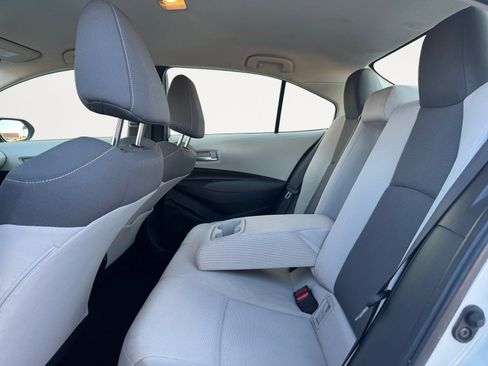 Used 2021 Toyota Corolla LE image 13